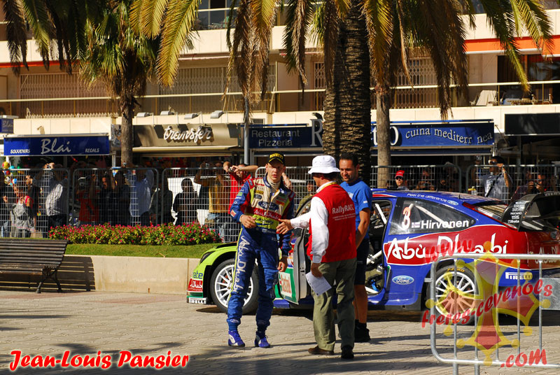Mikko-parc-ferme-arrivee